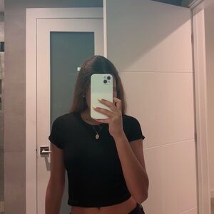 Round Neck Ribbed Black Short Sleeve Top